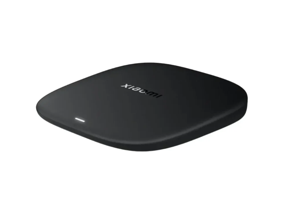 Vista frontal de la Xiaomi TV Box S 3rd Gen color negro sobre fondo blanco