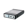 1 Acercamiento al panel frontal del Mini UPS Forza DC-140USB destacando sus indicadores de voltaje 5V, 9V, 12V y su puerto de salida USB.