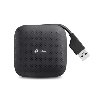 Acercamiento al diseño plegable del Hub TP-Link UH400, destacando cómo el cable USB se oculta de forma segura dentro del dispositivo para transportarlo fácilmente.