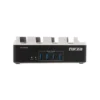 Acercamiento al panel frontal de la estación de carga Forza, destacando los 4 puertos de carga USB y las luces indicadoras LED de estado.
