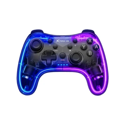 Vista frontal del gamepad inalámbrico Xtrike Me GP-52 con diseño transparente e iluminación RGB activada sobre fondo blanco.