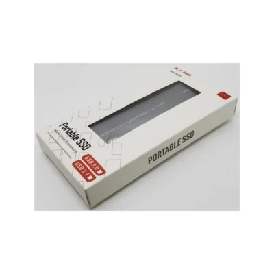 Vista frontal del empaque del case externo M.2 SSD Nitron SHL-R320 con indicador Type-C sobre fondo blanco.