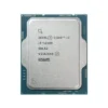 Procesador Intel Core i3-12100 de 12ª generación sobre fondo blanco.