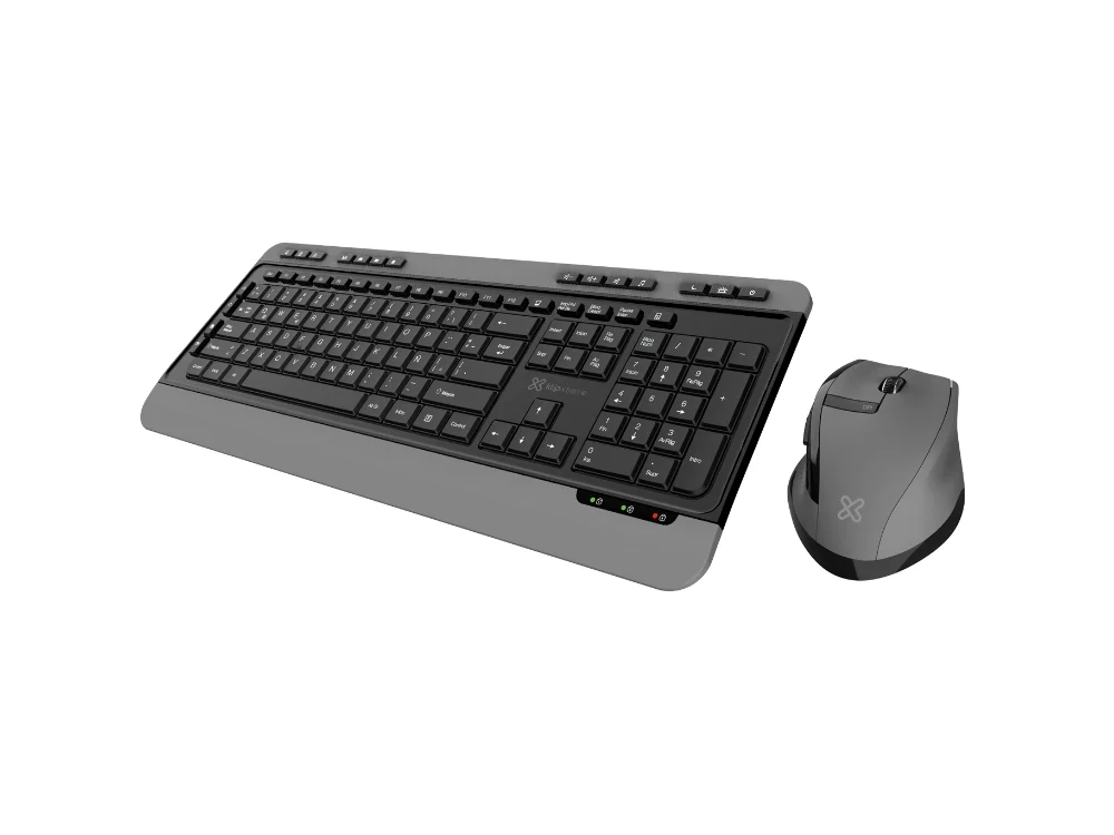 1 Vista frontal del combo de teclado y mouse inalámbrico premium Klip Xtreme Magnifik KBK-520 color negro con borde inferior plateado sobre fondo blanco.