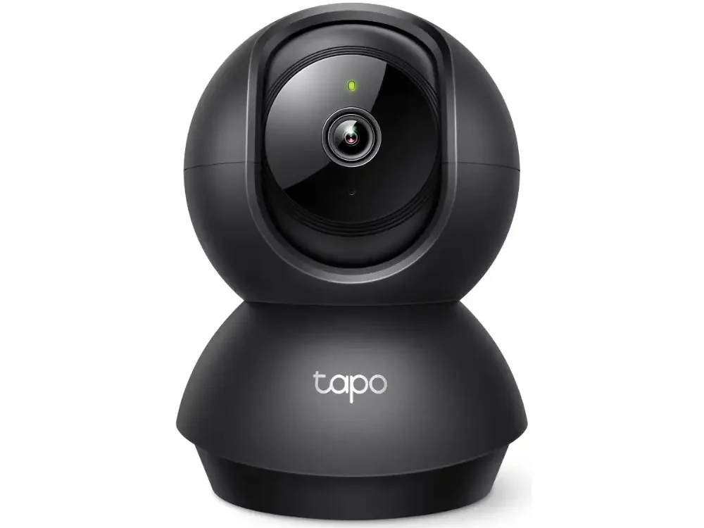 1 Cámara de seguridad interior WiFi TP-Link Tapo C211 color negro vista frontal, destacando su lente 2K y diseño motorizado 360 grados.