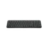 Vista frontal del teclado inalámbrico Logitech K250 color grafito con diseño compacto y teclado numérico sobre fondo blanco.