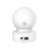 2 Cámara de seguridad interior TP-Link Tapo C232 vista posterior destacando sus puertos