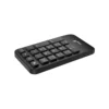 3 Vista frontal del teclado numérico inalámbrico Genius NumPad 1000 color negro con su receptor USB sobre fondo blanco.
