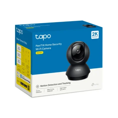 Cámara de seguridad interior WiFi TP-Link Tapo C211 color negro vista frontal, destacando su lente 2K y diseño motorizado 360 grados.