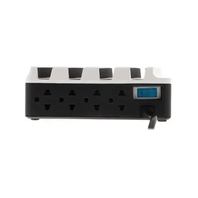 Acercamiento al panel frontal de la estación de carga Forza, destacando los 4 puertos de carga USB y las luces indicadoras LED de estado.