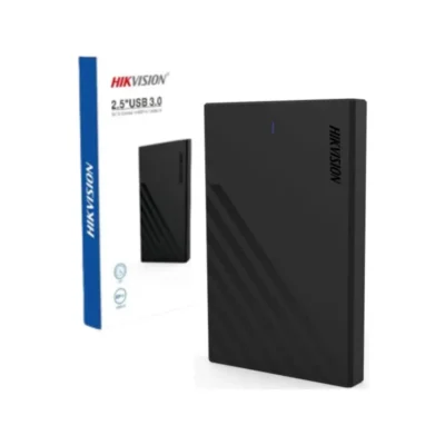 Vista frontal del empaque del case externo 2.5 pulgadas Hikvision con conexión Type-C y luz LED sobre fondo blanco.