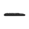 4 Vista lateral del teclado numérico inalámbrico Genius NumPad 1000 color negro con su receptor USB sobre fondo blanco.