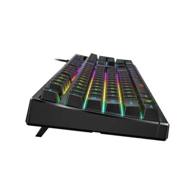 Vista lateral del teclado gamer Genius Scorpion K7 negro con retroiluminación RGB encendida sobre fondo blanco.