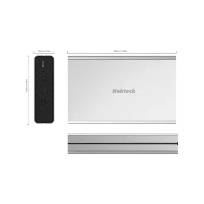 Vista en perspectiva del case externo Nekteck NK-TC-EN25 de 2.5 pulgadas con chasis de metal plateado sobre fondo blanco.
